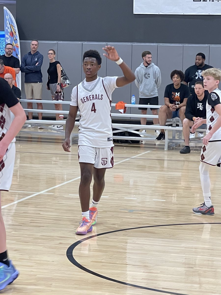BigShotsGameMVP's tweet photo. #BIGSHOTS #SummerNationals 
Court 7
Salem Generals (VA)
Team Chaos (VA)

Players to Watch 
Salem Generals (VA)
#4 Aaron Brower 
Team Chaos (VA) 
#4 Phoenix Jackson https://t.co/SWjEgPh1o5