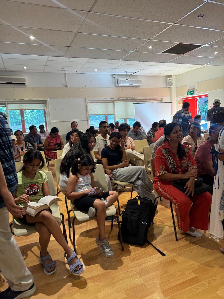 HCI_London's tweet photo. Consular outreach in action! 
Team @HCI_London held a Consular Camp in Aylesbury today, bringing Passport, OCI, Visa and other essential consular services closer to the Indian community. 
#ServingWithPride #ConsularServices #IndianDiaspora #ConsularCamp #IndianCommunity #Diaspora #IndiansintheUK #Passport #OCI #Visa #DiasporaEngagement #IndiaUK #IndiaUKPartnership #IndiaUKRelations

@MEAIndia @IndianDiplomacy @Kumaran49604795 @getkart @mygovindia @CPVIndia @SecretaryCPVOIA
@PIB_India @MIB_India @airnewsalerts @DDNewslive @diaspora_india @mygovindia @prasarbharati @PMOIndia @DrSJaishankar