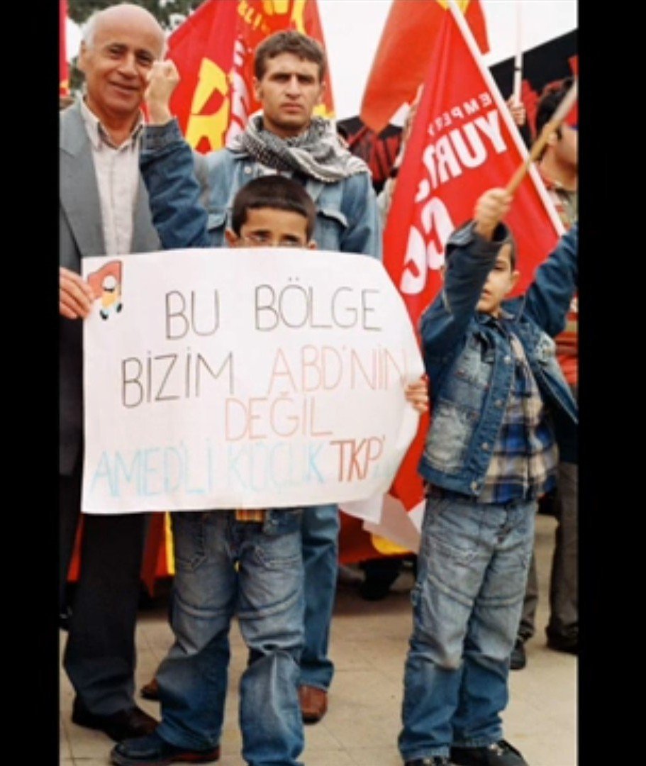 sos_devrim's tweet photo. "Bu bölge bizim ABD'nin değil
Amedli küçük TKP'li" https://t.co/r7AJLQNowT