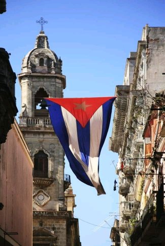 pie_matilla's tweet photo. Hoy es #26deJulio, el día más alegre de nuestra historia y en el año del #CentenariodeFidel. Seguiremos adelante a pesar de las presiones y amenazas, #CubaResiste https://t.co/Y7UqqBmmxH