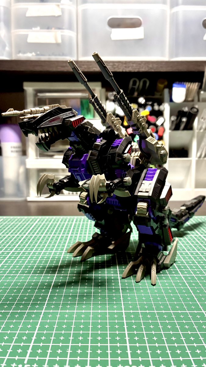 0728Jp's tweet photo. 《R8.7》
なんとか今月1体目。
夜分遅くにパチ組みにてフィニッシュです。

RMZ-002 ジェノザウラー

荷電粒子砲って名前、その威力たるや、バツグンに響いたな🤩

#ゾイド
#プラモデル好きと繋がりたい 
#プラモデルライフ
#パチ組み https://t.co/75gDVqqOYU