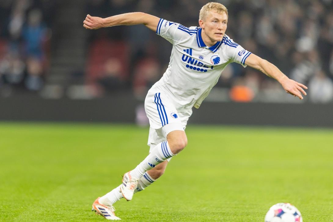 KickoffRep's tweet photo. FT: ⚪️FC Copenhagen 3-2 Lyngby BK🔵

“A few great individual actions led the big favorites to a win, despite a terrible general performance. 
Lyngby was dominant throughout the game but Meling and Elyounoussi dealt them an undeserved loss in the end. 

Terrible showing from the Danish “giants” and things aren’t looking great, ahead of the crucial game against Polyssia in the Conference League Qualifiers on Wednesday.”
-@boldnorden 

#fcklive #sldk