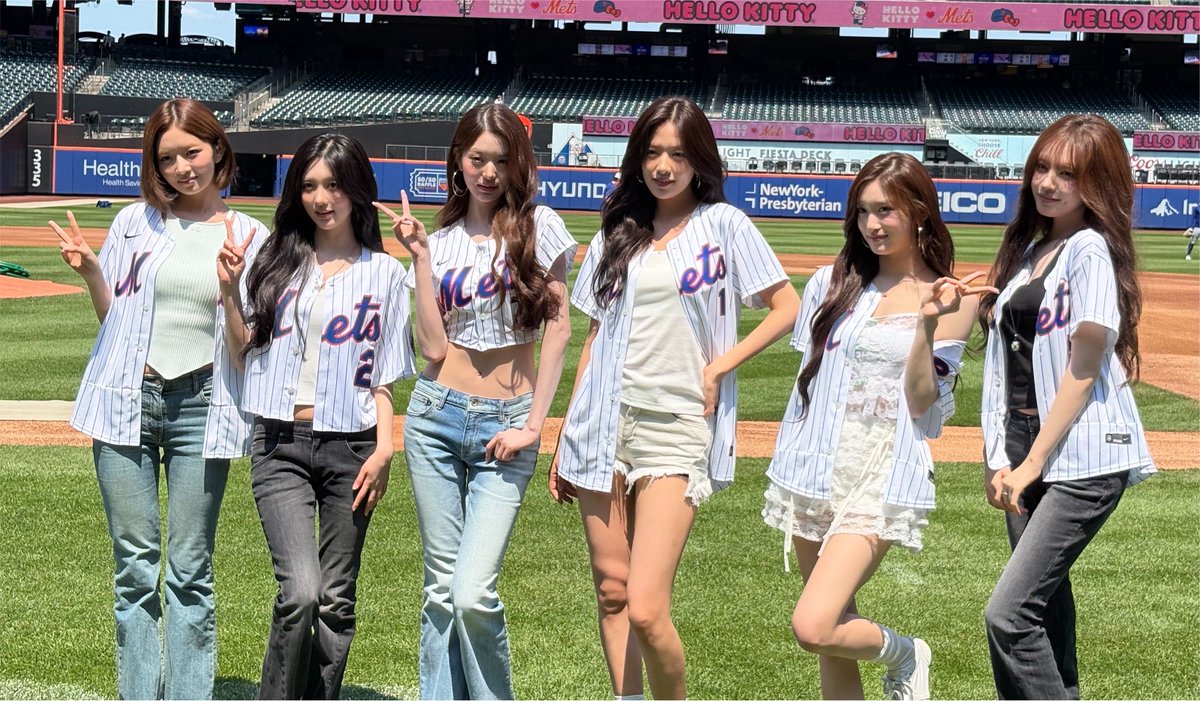 ivepics_'s tweet photo. #IVE #아이브 for USA MLB today in Newark https://t.co/M6CrfQ64mQ