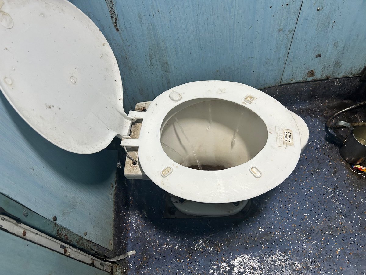 Vp00Exe's tweet photo. Thanks to @RailMinIndia @RailwaySeva @indianrailway__ for this kind of advance technology toilate in train no 17611 S1 bogi @abpmajhatv @aajtak https://t.co/HfjN9dkuUV