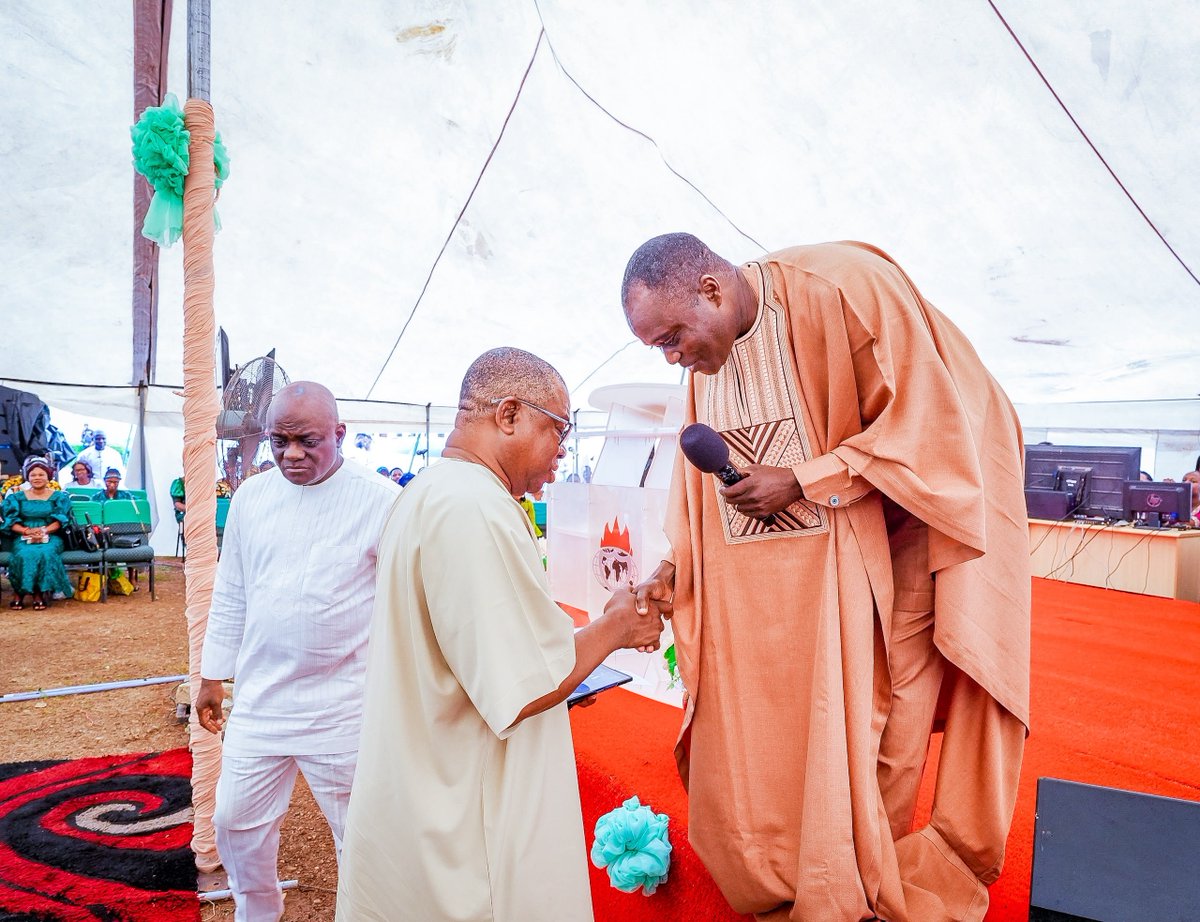 OyebamijiBola's tweet photo. Today, alongside our Deputy Governorship Candidate, Engr Benjamin Kayode Adereti, and members of our campaign team, I joined the congregation of the Living Faith Church (Winners Chapel), Oke-Oniti, for their Monthly Special Thanksgiving Service.

It was a refreshing moment of worship, thanksgiving, and reflection in the presence of God. I remain grateful for His unwavering grace and the countless blessings He continues to bestow upon our dear state and its people. As we continue this journey together, we will keep seeking divine wisdom, strength, and guidance to build a more prosperous Osun for all.

I sincerely appreciate the State Pastor, Pastor Oluseyi Adekunle, the church leadership, and the entire congregation for their warm reception and prayers. In line with His Convenant, may the good Lord continue to bless His Church, grant peace to our state, and prosper every family in Osun.