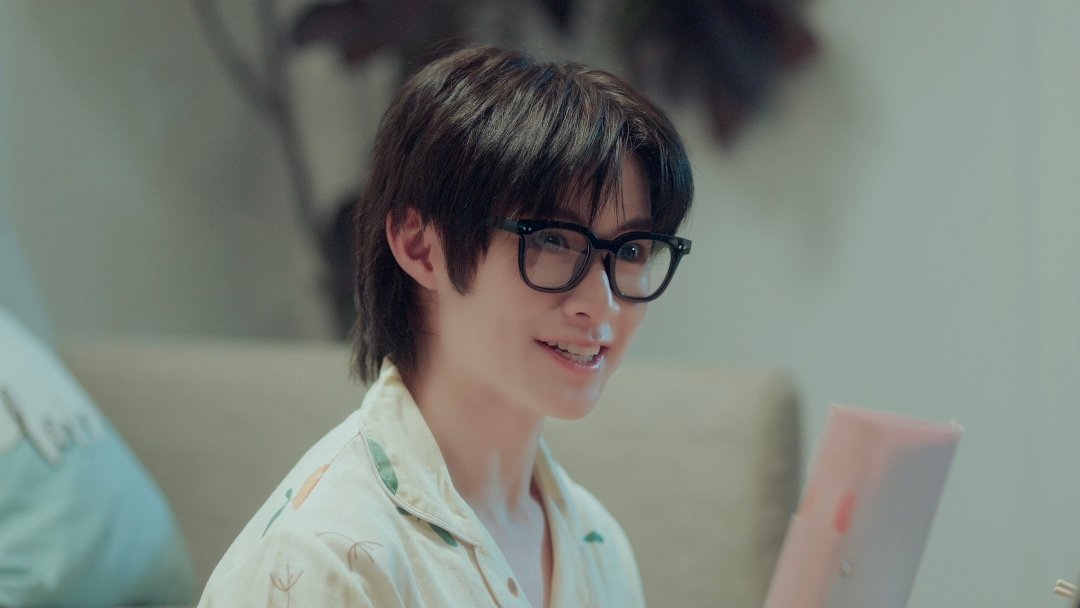 YourThirdSeries's tweet photo. นับถอยหลัง 14 วัน “งานแต่งคุณน้ำหนึ่ง” กับภารกิจเอาตัวเสือจิ๋วกลับบ้าน… ได้เริ่มต้นแล้วครับผม !!! 🐱🫡

YOUR THIRD SERIES EP1
#ที่สามของเธอEP1 https://t.co/h41vtTtNv0