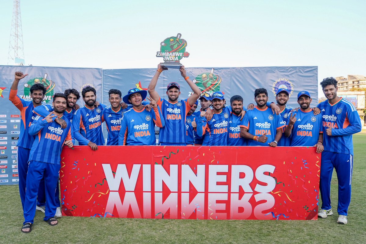 ShreyasIyer15's tweet photo. A memorable first ✌🏻 https://t.co/ZzhPaRW2E3