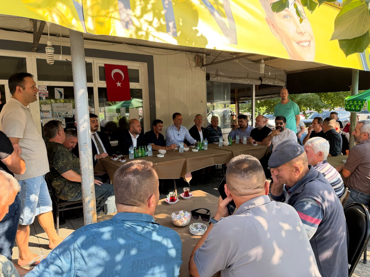 BBvolkanyilmaz's tweet photo. Silivri’mizin güzide köylerinden Danamandıra’da  köy kahvesine uğradık, muhtarımız Ziya Demirel ve hemşehrilerimizle sohbet ettik. https://t.co/boxfUObvqj