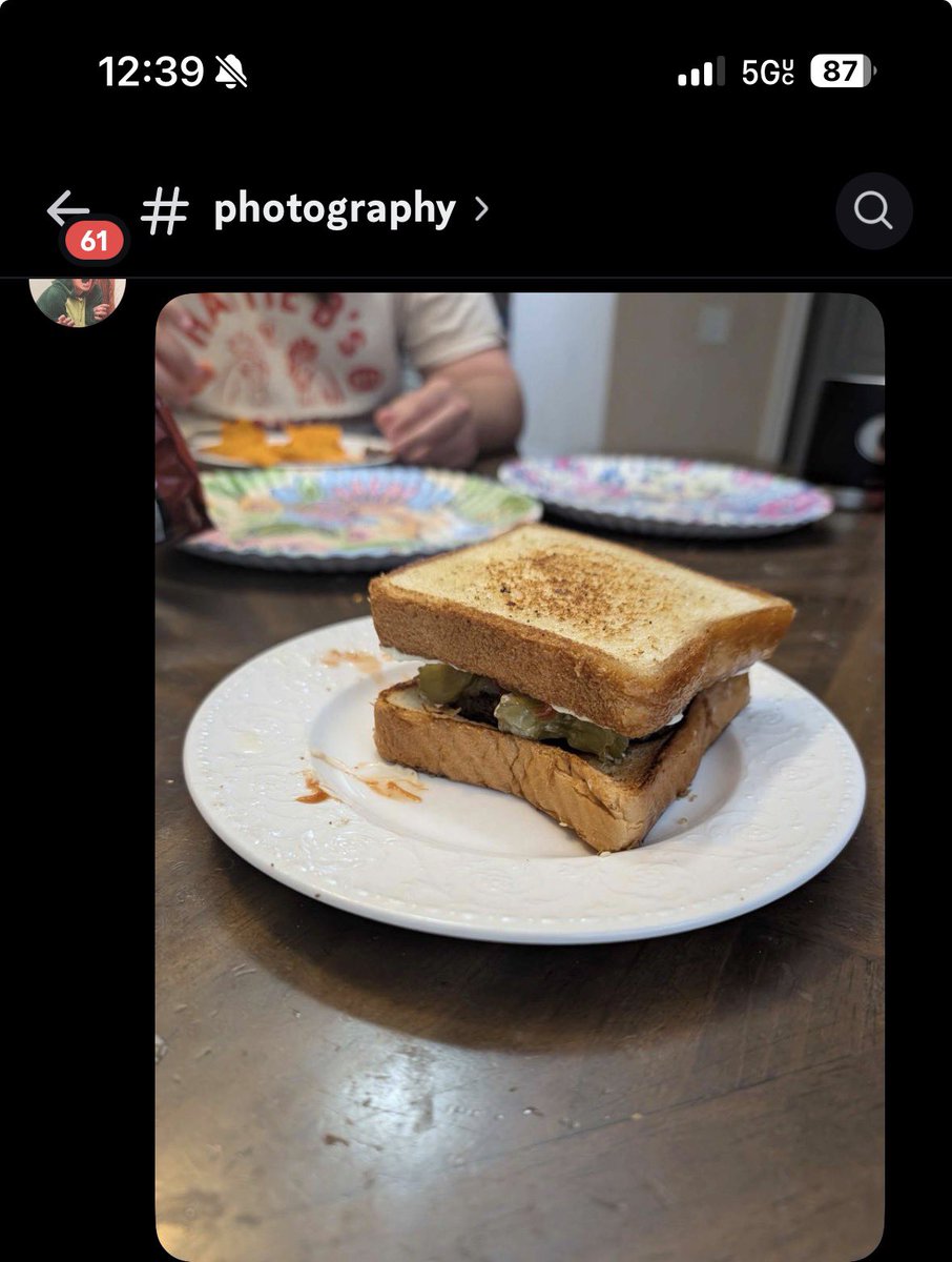 shockie711's tweet photo. stupid ass server https://t.co/sIgrLe7XHn