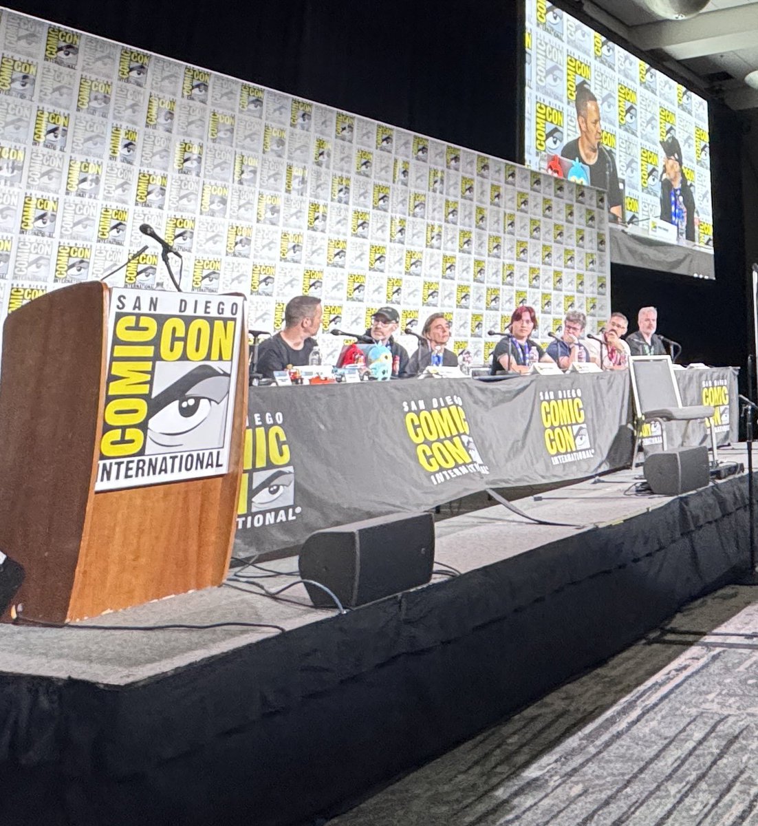 JohnCohen1's tweet photo. It was incredible to meet so many Angry Birds fans at Comic-Con and hear everyone’s excitement for #AngryBirds3! The team and I are so energized from the last few days.  Please keep tagging me in your fanart so I can share. Thank you guys for being the best fans in the world! https://t.co/l3tAiFso4w