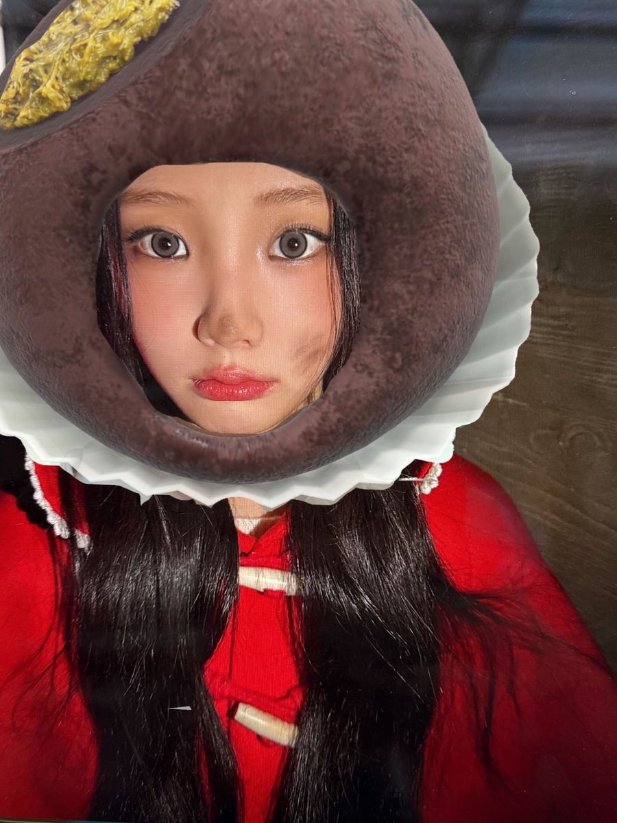 _wonheet's tweet photo. 𐙚 . .  Who allowed me to look this c͟u͟t͟e͟ as a sweet treat? 𝖢𝗈𝗇𝖿𝖾𝗌𝗌, you couldn't scroll past without smiling! Tell me right now if I pulled off this silly look... but deep down, we both know I totally nailed it, right?  𖹭 , ★ https://t.co/njdfQ75SO5
