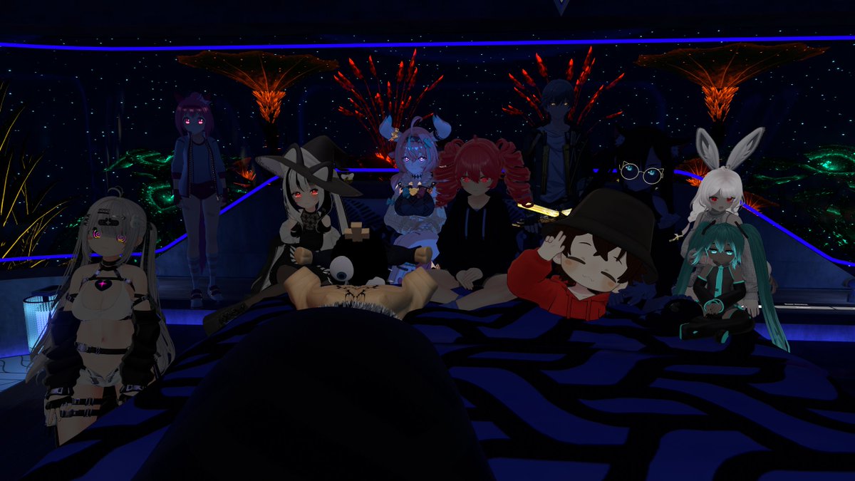 PibesVRC's tweet photo. Los pibes nos reunimos para celebrar el cumpleaños de 3 integrantes, felicidades a @IamNairi @Lightflux1999 &amp; @Elhechizeroesp1 https://t.co/5PDdymsVCE