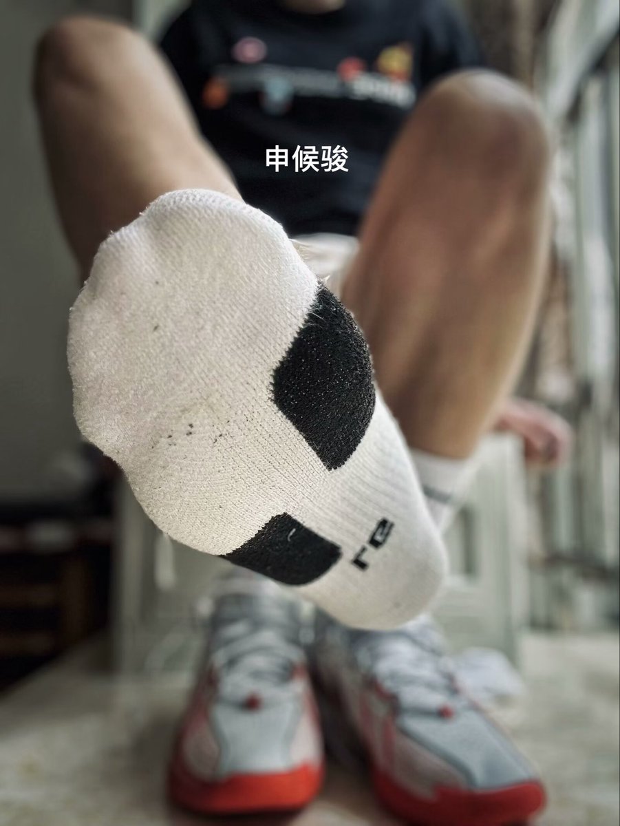 shenhoujun0s's tweet photo. 🫢#白袜 #球袜 #socks https://t.co/PvFoFpcaeV