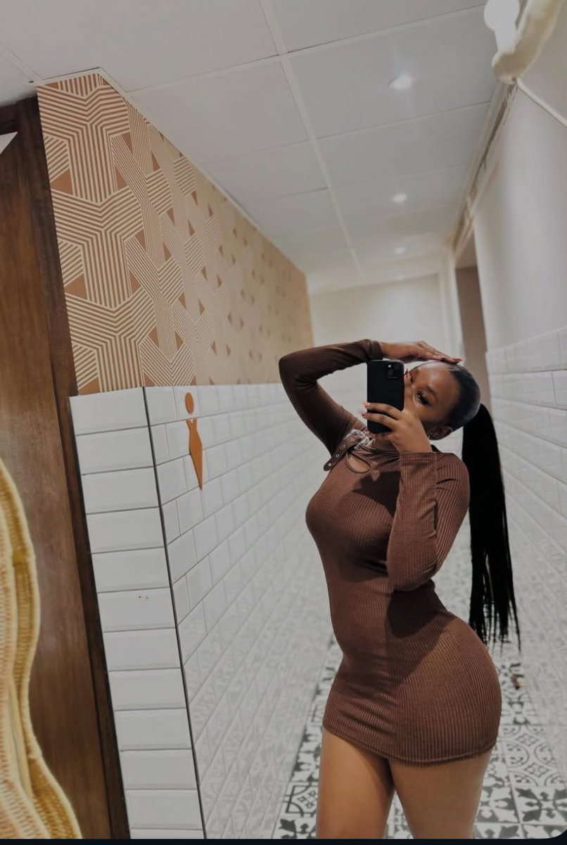 iamwestlil's tweet photo. Facts about girls built like this ? https://t.co/SFvseW79bZ