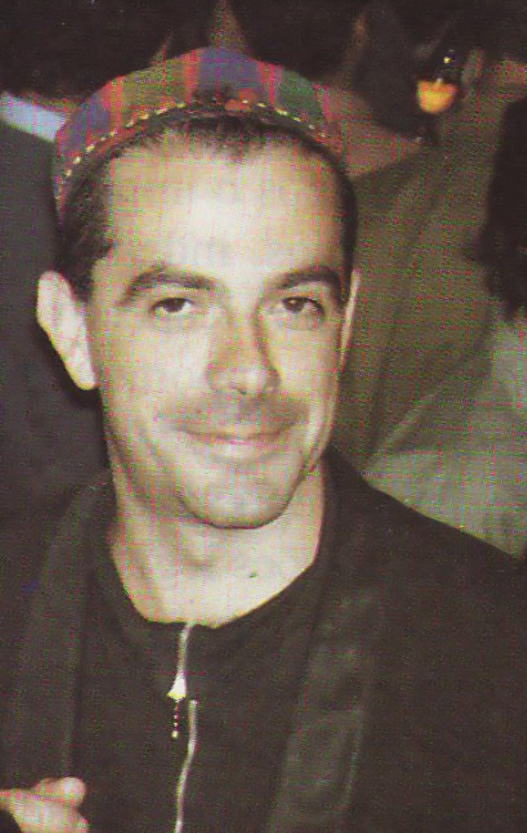 TjiPereira's tweet photo. Pedro Abrunhosa sem óculos, boa noite. https://t.co/Z1cq2jsG7A