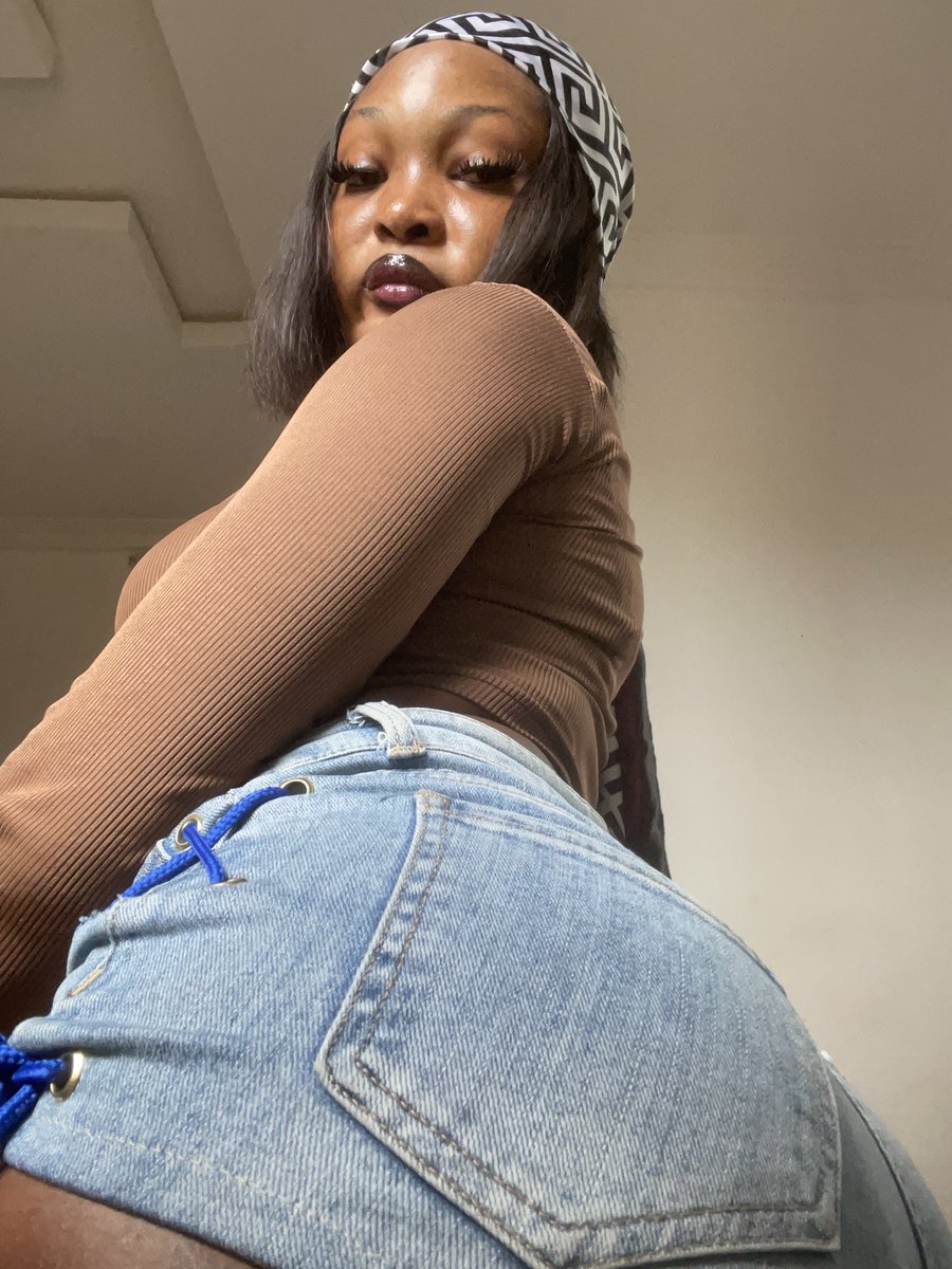 badgirlalla's tweet photo. For those asking for my face. 

Ignore the stretch marks🥴🤭💕 https://t.co/Sgx4Io3J1w