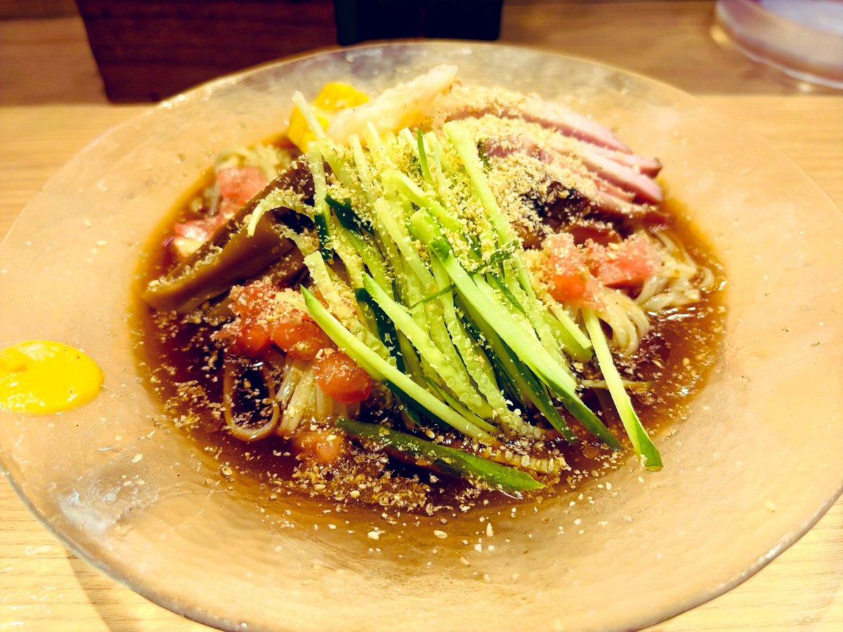 MR_llGarcons's tweet photo. やっと、健太郎さんの極み冷やし中華を😙

胡麻がい〜いアシストの酸味で爽やか✨
もっちりり細平打ち
🥒に🍅にメンマに千切りチャーシューと🦞
と卵焼き
涼しく酸味でチュルルン🤤
辛子溶かしシュルル

中村麺三郎商店
焼豚入り冷やし中華〜焼味涼麺〜 https://t.co/bmAxIHUgqd