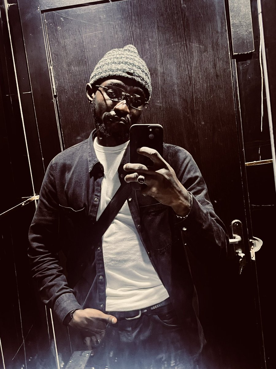 chike_talks's tweet photo. Had ａchill time at the glsessions w/  @StraightUp_TKO ..Some real rap community ish..more details coming shortly..

#chiketalks #BBNS11 #sheba https://t.co/YBThuaoJtZ