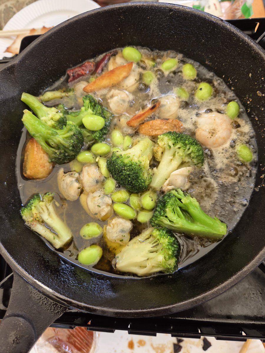 Jack5409271's tweet photo. 昨日は池袋東部百貨店８階屋上でBBQ

料理作りのチームワーク最高でした👍
塩焼きそば、アヒージョ、トルティーヤと美味しかった😋

ご一緒した皆さま
素敵な時間をありがとうございました🙇 https://t.co/WOxgDIJhM5