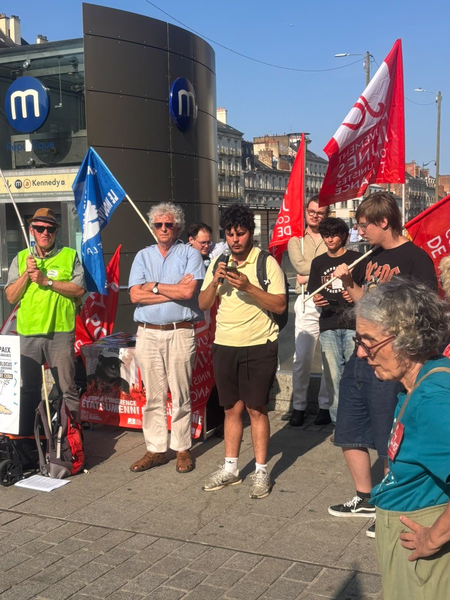 EmbaCubaFrancia's tweet photo. Montpellier et Rennes au rendez-vous de la solidarité avec #Cuba pour le 26 Juillet ♥️🖤.

Beaucoup d'amis se sont mobilisés pour exiger la levée du blocus et défendre la souveraineté du peuple cubain.

La solidarité est une force. ✊🇨🇺

#MiMoncadaEsLaPatria
#TumbaElBloqueo https://t.co/0Bi9E6YBqL