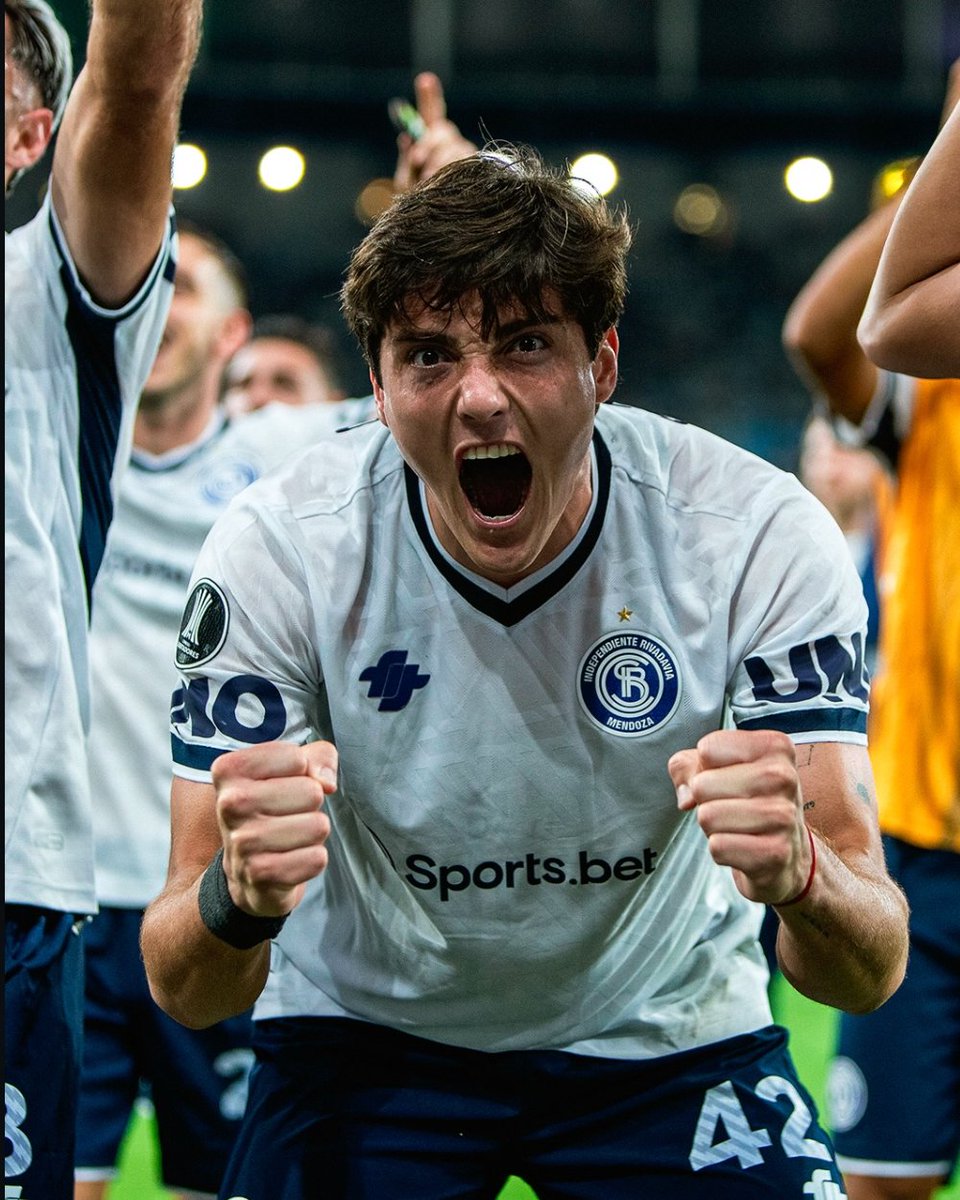 Rojismo19's tweet photo. River los espera https://t.co/dB2RNm7oIm