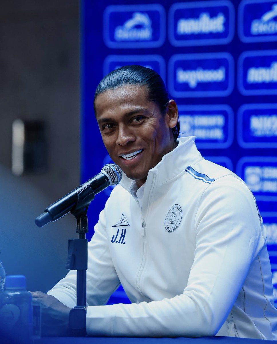 FabrizioDC_'s tweet photo. Joel Huiqui ya es el DT MEXICANO más exitoso de los últimos SIETE AÑOS.

Desde el “Piojo” Herrera con los títulos del Apertura 2018 y Copa MX 2019, no había ningún otro entrenador nacional que ganara dos títulos.

Huiqui, en tan solo 10 partidos con Cruz Azul, ya tiene dos campeonatos.