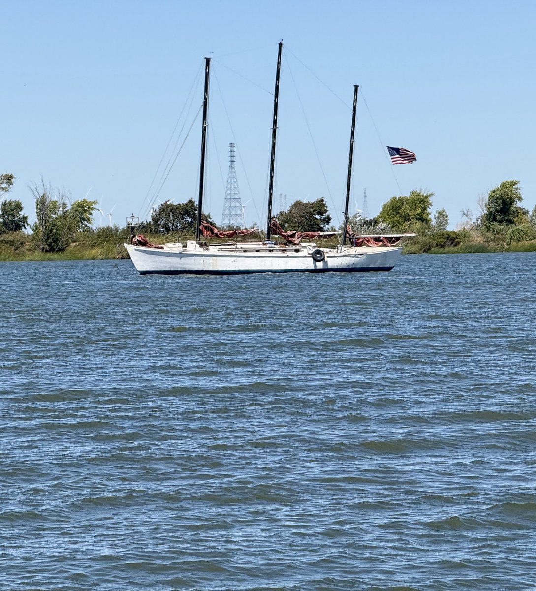 Stewartmolander's tweet photo. A sailboat anchored in front of the Antioch Marina https://t.co/5P2zZ5Ljej
