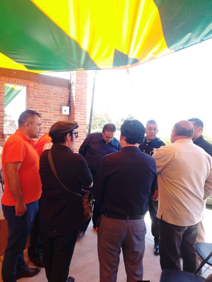 AleBk201's tweet photo. Estando con nuestros compañeros y compañeras de Líderes Por La Paz Mx. https://t.co/5ZH7siEYLV