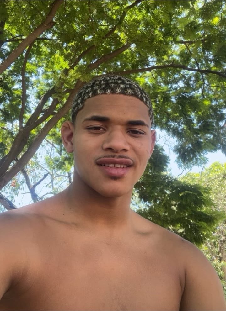 lskbfr's tweet photo. Botafogo venceu do Cruzeiro de Artur jorge. Luiz Henrique voltando. Base resolvendo jogo. Sou feliz. Vou conquistar tudo o eu quero. Sou Botafogo. https://t.co/B7hkFaY3OG