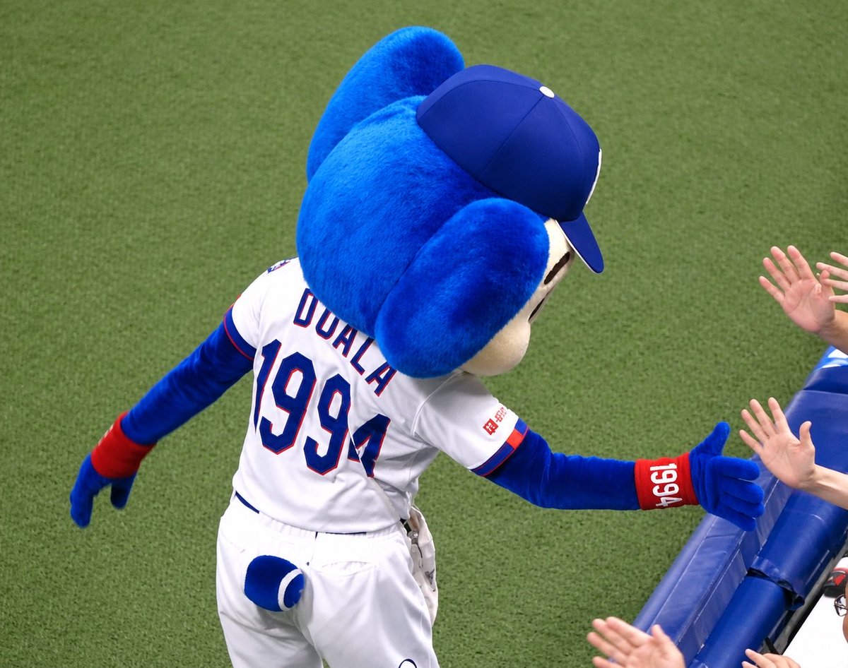 blue1005_dra's tweet photo. ホームでしか見れない場面がたくさんあってやはり来るペースをもう少し増やしたいなと思いました。

(チャッピーにお願いしてネット取り除いたり色合いを調整したのでMade with AIになってます) https://t.co/Sa6xZcUKan