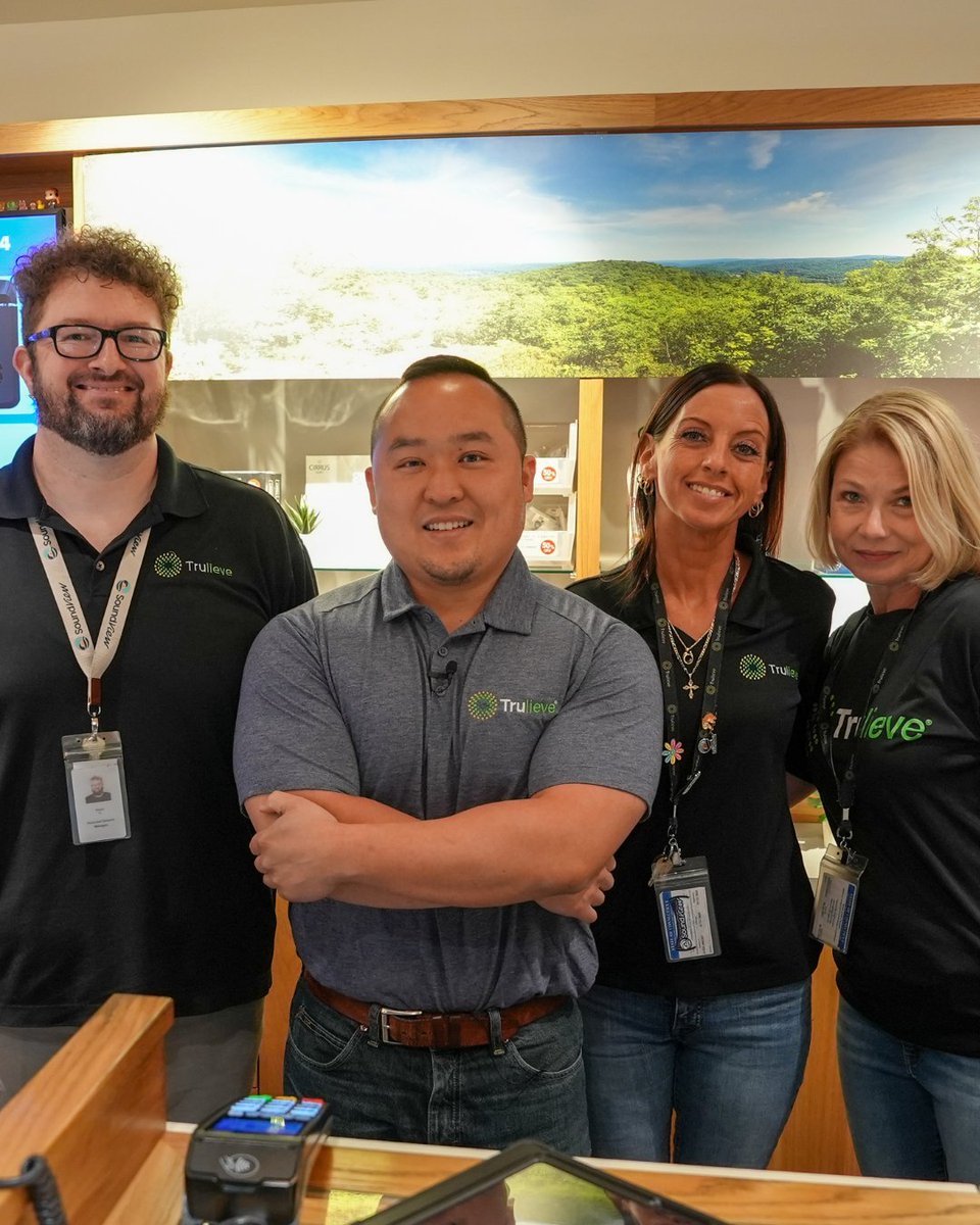 TrulieveCT's tweet photo. New week. Fresh opportunities.💚 Here's to showing up, supporting our communities, and spreading the good green word all week long.🌿 https://t.co/bHdbQv5co7