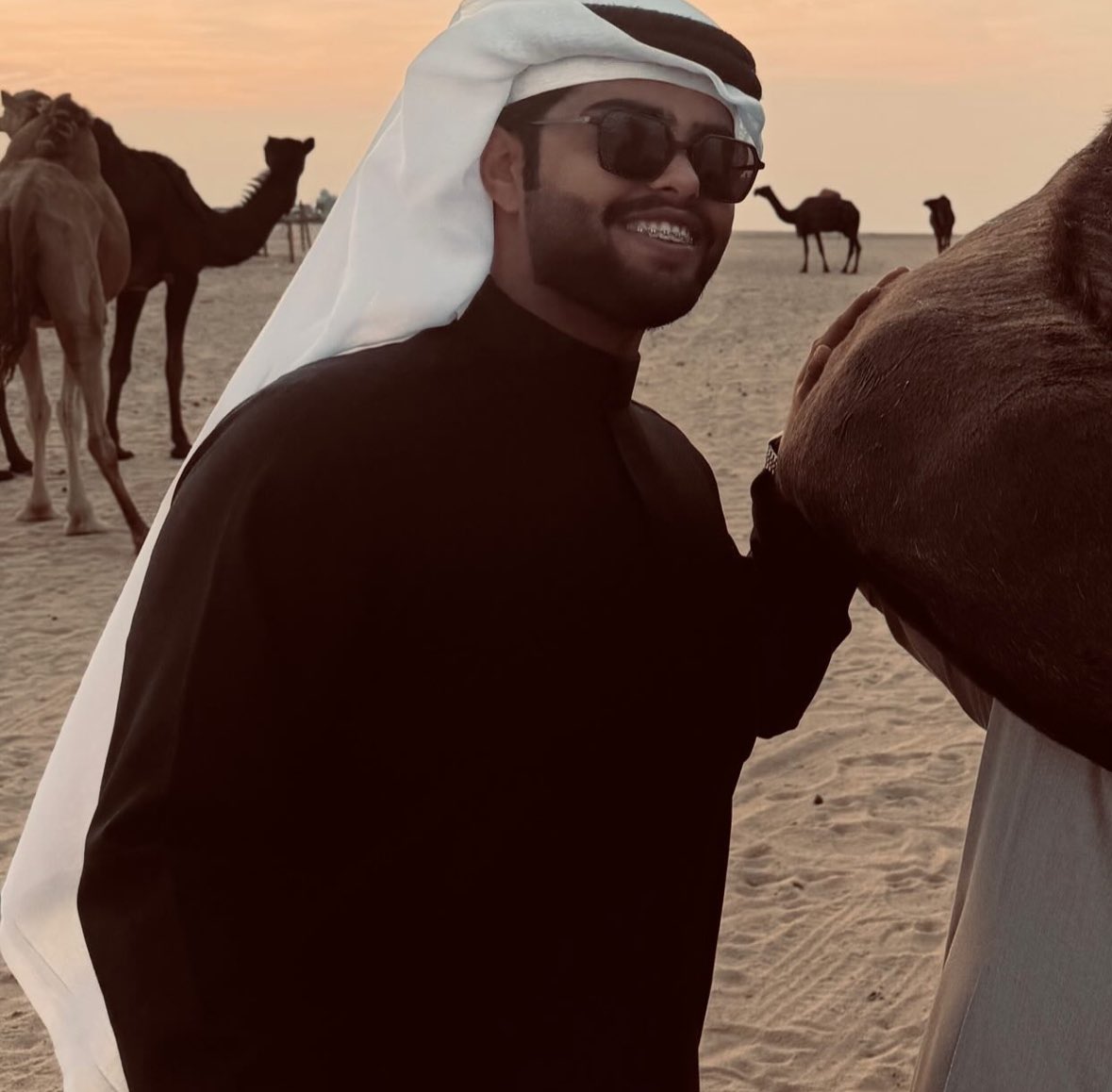 wj__4g's tweet photo. « كبار البخوت »

ترا المرجله ماهي بغتره ولبس عقال
على الهون يلي تحسبنك محاضيها 

- عمر حنيف https://t.co/A5E52EBD12