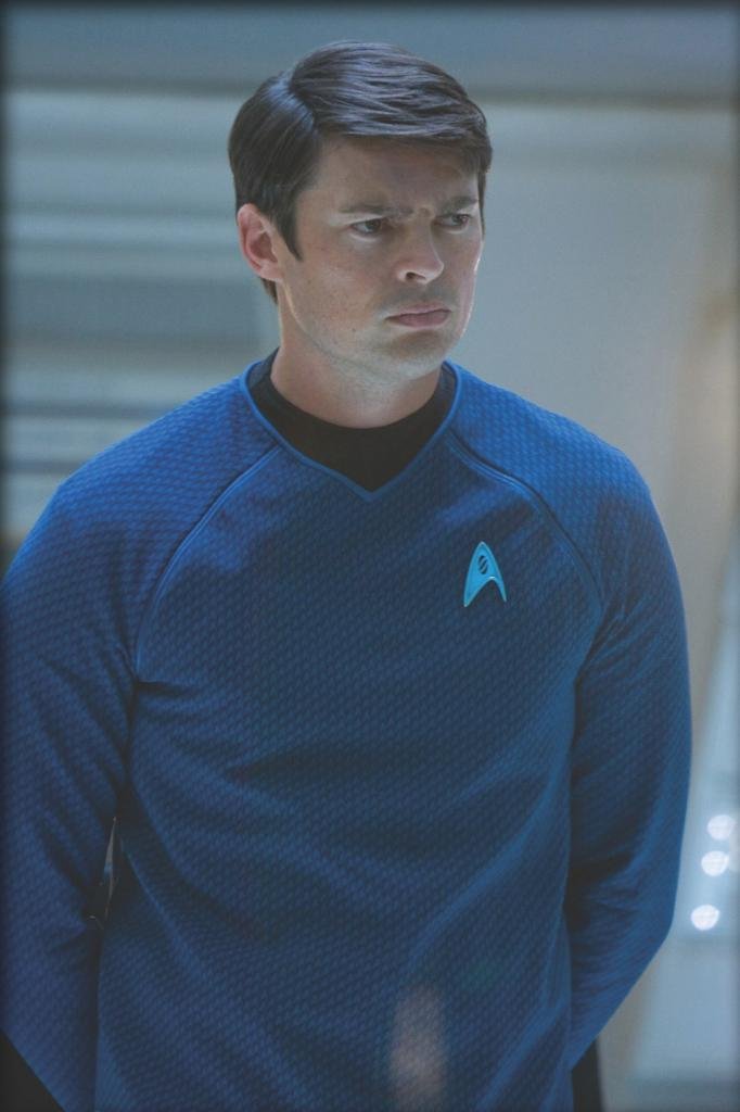 bohnerrific69_'s tweet photo. i love these leonard mccoy photos so so much 💗💕 https://t.co/T82zrn3GLK