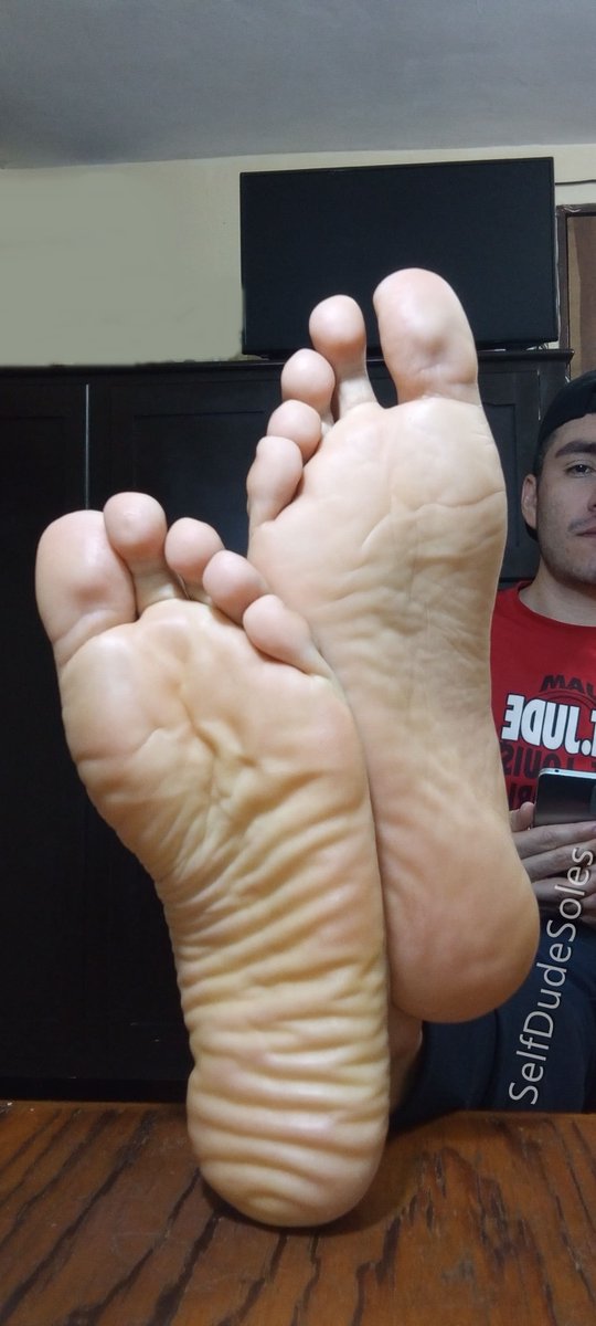 SelfDudeSoles tweet picture