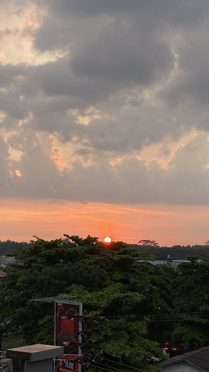 1mmortalHuman's tweet photo. ga doyan senja tapi ini cantik bgt https://t.co/1YD6Dt8136