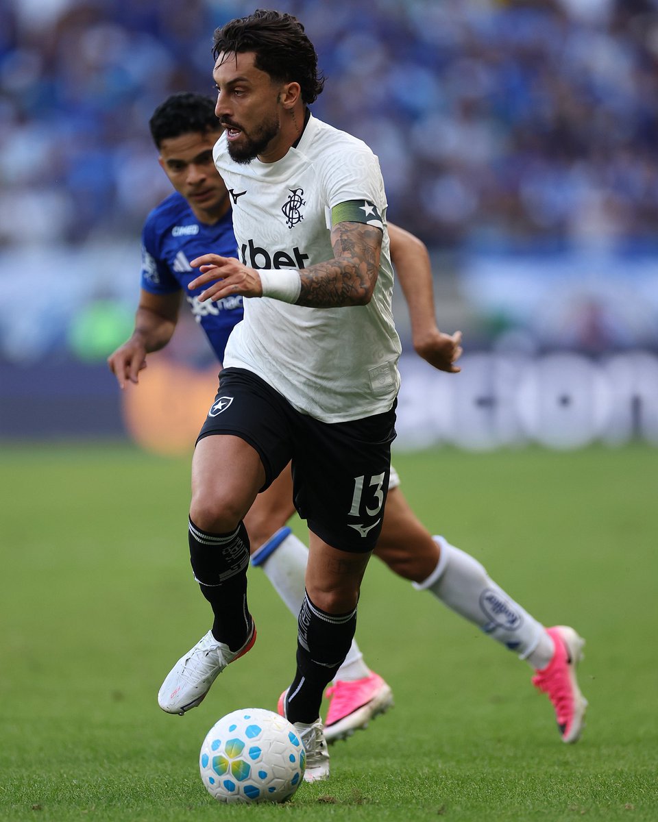 informafogo's tweet photo. Apenas um defensor do Campeonato Brasileiro da primeira divisão tem 5+ gols e 5+ assistências na temporada 2026.

Alex Telles é o nome dele. ©️ https://t.co/MiMXyfYP4I