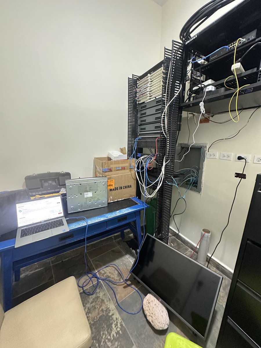 panamagadget's tweet photo. 📍 Proyecto en el interior de Panamá. Recuperamos el DVR, restablecimos las 9 cámaras, optimizamos la red Wi-Fi y configuramos el acceso remoto.

🚗 Atendemos todo Panamá.

#CCTV #WiFi #Hikvision #Panamá🇵🇦 #TheGadgetStore https://t.co/YZuL58GtYn