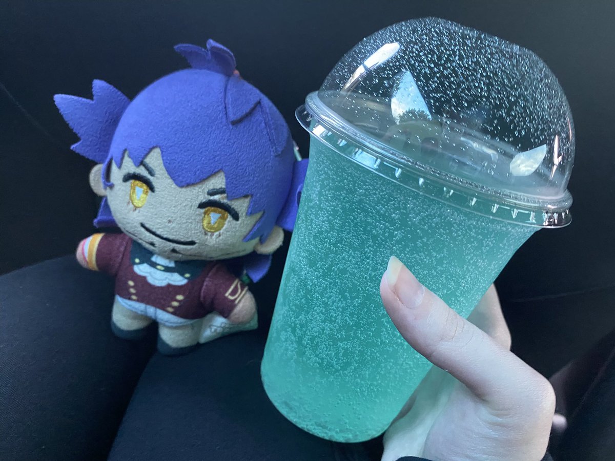 charizardpose's tweet photo. BTW. WE FINALLY GOT BAJA BLAST TODAY. FIRST TIME EVER HISTORICAL MOMENT #ROMANCE #MARRIEDLIFE #heisnotevenonebajablasttall https://t.co/DfX8YdoCMf