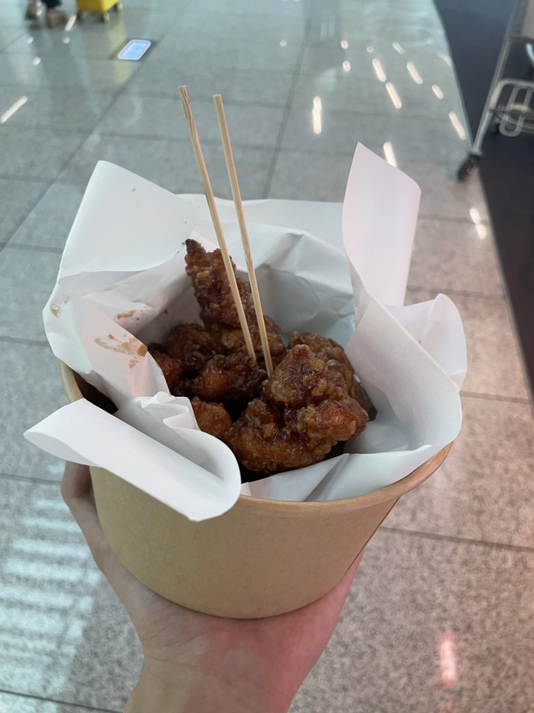 MATAK4075's tweet photo. 韓国本場の料理うまいっす https://t.co/U2Au0Z3AzM
