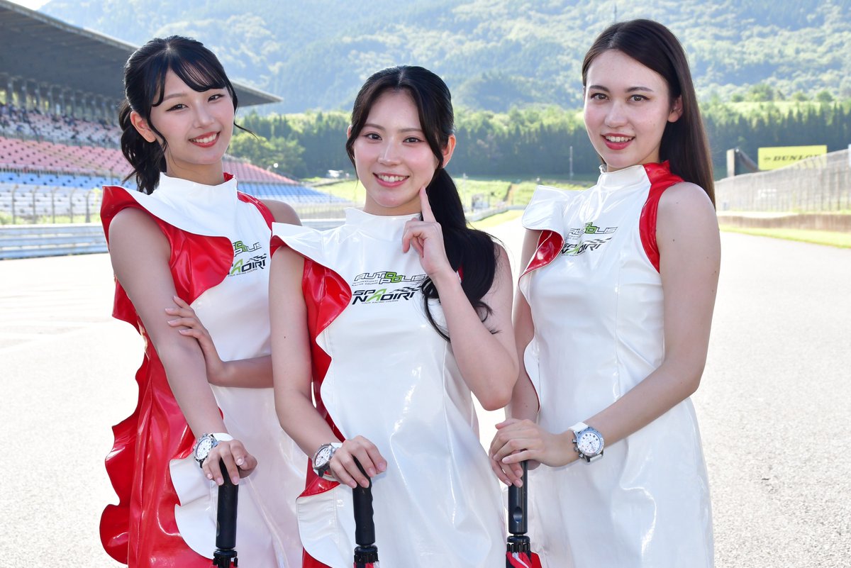 Pp1Zf1's tweet photo. 夏のオートポリス。
夏のスーパー耐久。

クーラーボックスで持参したを飲み干したのは初めて💦
酷暑の中で関係者、現地観戦の方々、大変お疲れ様でございました。

でも、やっぱりレース観戦は楽しい～♪

#autopolis
#スーパー耐久シリーズ 
#オートポリスサーキットクイーン https://t.co/OzODK2eBBB