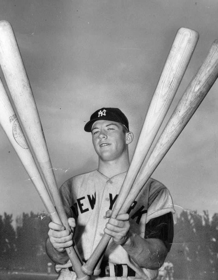 baseballinpix's tweet photo. Mickey Mantle showing his weapons. He primarily used 35-inch, 32 to 34-ounce Louisville Slugger bats during his career. https://t.co/y4g8mO4UV0