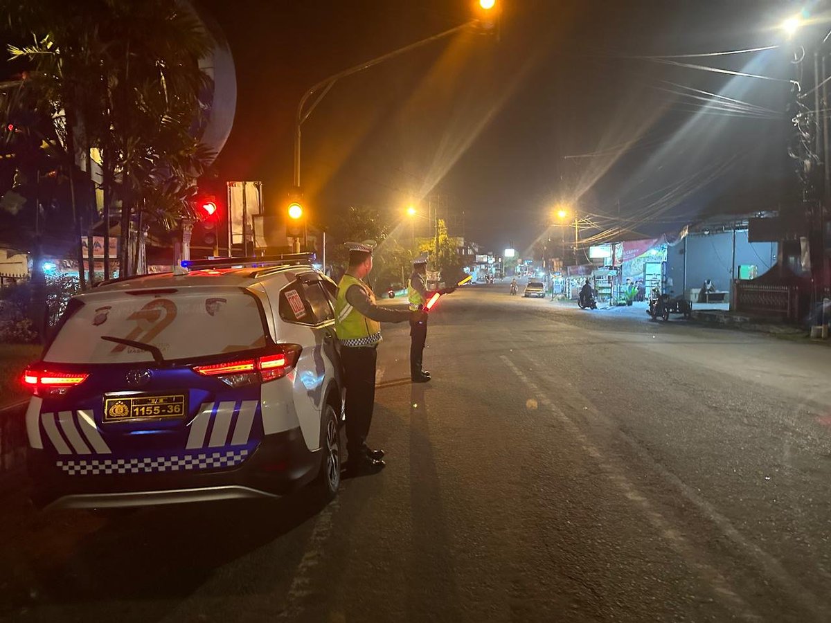 Lantastebing's tweet photo. Patroli Blue Light Sat Lantas Polres Tebing Tinggi https://t.co/Bvt9bINuwx