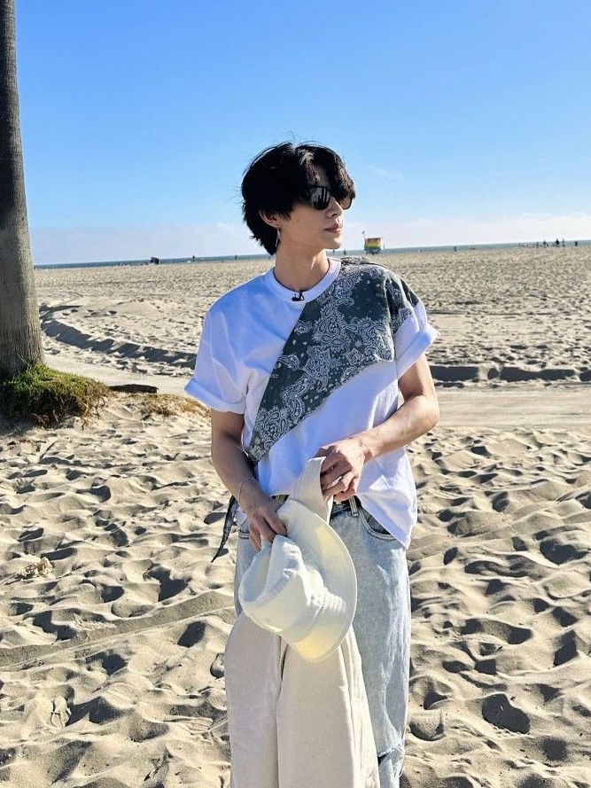 nctslimes's tweet photo. #xiaojun 🏖️ https://t.co/s9KRT2V3Tf