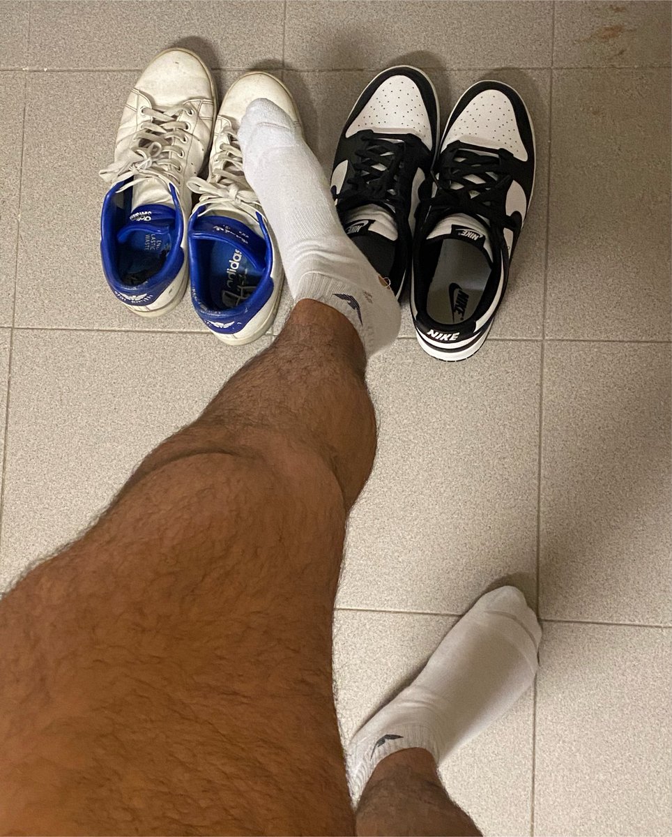 ItaMasteer's tweet photo. In silenzio: inginocchiati, odorali, venerali. 

@master_italiani
 #cashmaster #alpha #sub https://t.co/jEF4nriDsQ
