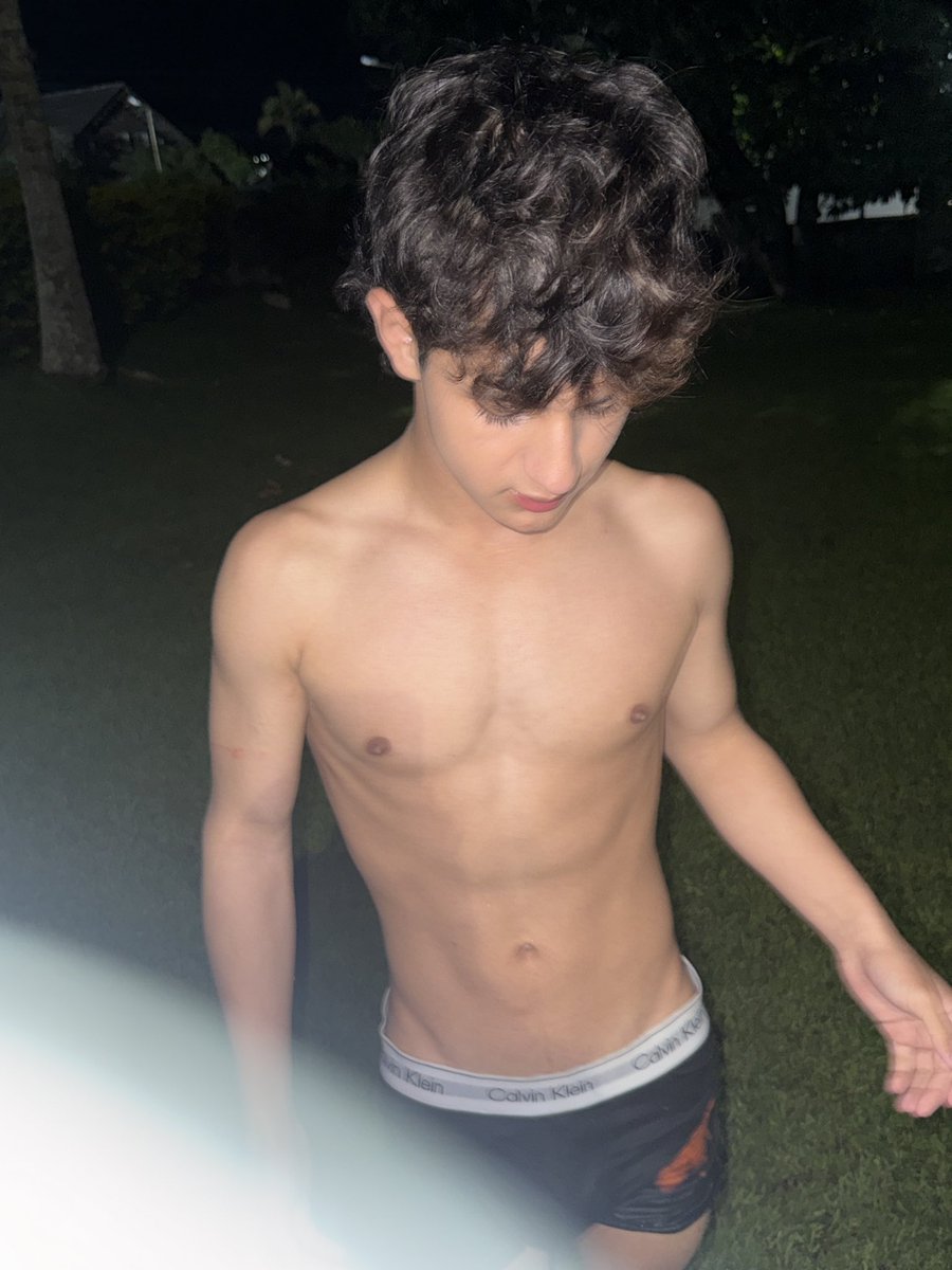 daniing__'s tweet photo. Hace mucho calor 🙈🙈 https://t.co/ExydYSEKO0