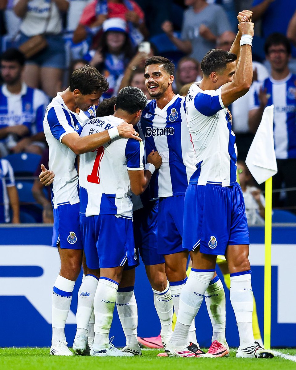 andrevsilva19's tweet photo. Que momento. Que memória. Que dia.
Que especial é estar em casa e voltar a viver o sonho!

É uma honra defender o nosso clube e o nosso legado 💙 https://t.co/V00OZdFZtf