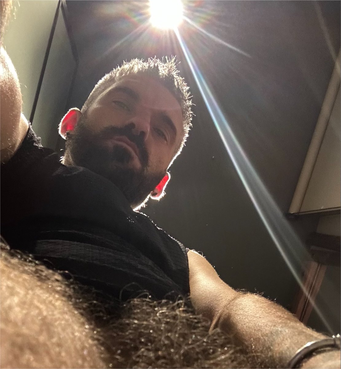 elchicodebarbas's tweet photo. Tengo mas pelo que en la cabeza 😂🥵 https://t.co/RwOBzSzsDy