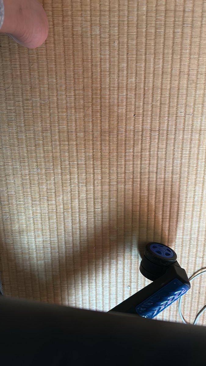 Tankaevery's tweet photo. 税重く
託した願い
忘れずに
民のためこそ
その席あらん

Taxes we pay,
entrusted with our hopes—
do not forget.
May every public seat
exist for the people.

沉重稅負
寄託著人民
共同心願
願每一個席位
真正為了人民

#短歌 #頼歌 #頼価 #写真無意味 #税金泥棒国会議員 #嘘つき https://t.co/XNZvONu0ZR