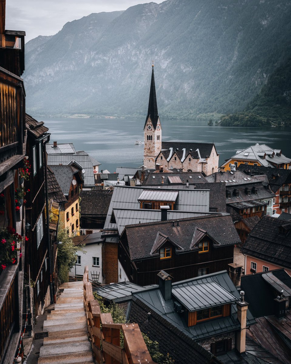 echoesofworld's tweet photo. Hallstatt, Austria https://t.co/DflNQluhlG