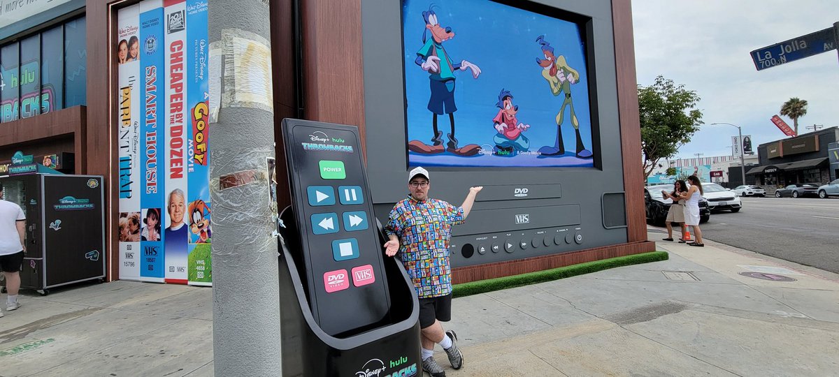 Disneyfan9523's tweet photo. I Just Went To The Disney+ Hulu Throwbacks Rewind Corner In Los Angeles And It Was Amazing. #DisneyPlus #Hulu #DisneyPlusThrowback #DisneyPlusHuluThrowbacks #DisneyThrowback #DisneyThrowbacks #D23 #WaltDisneyStudios #Disney https://t.co/dTCeYcZ6mT